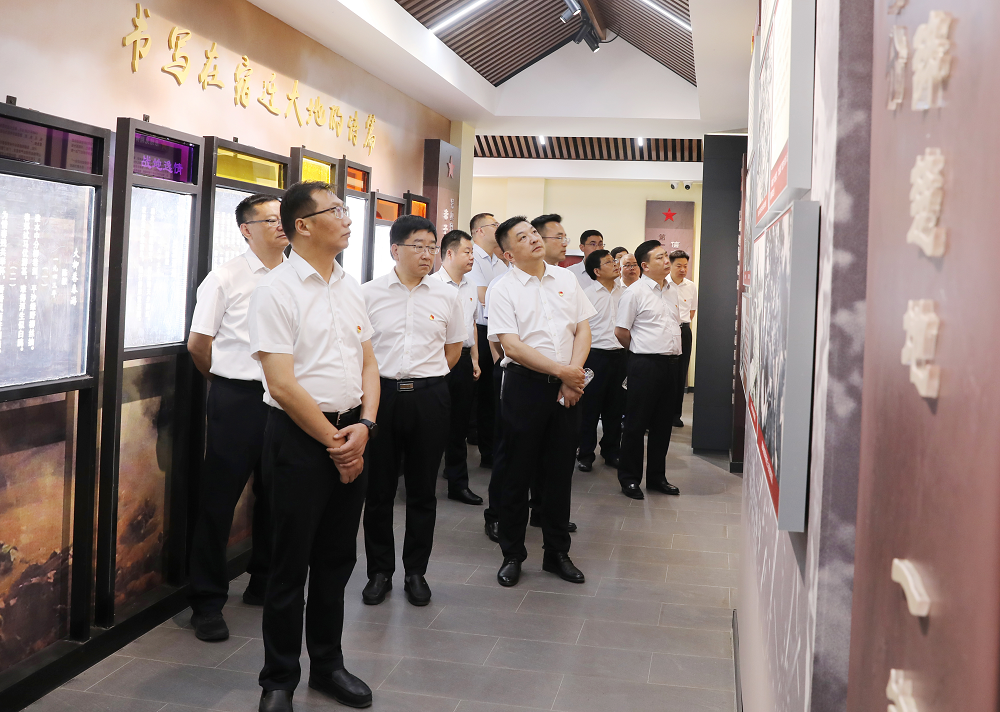 知敬畏、守廉洁！亚洲情色
开展廉政警示教育活动