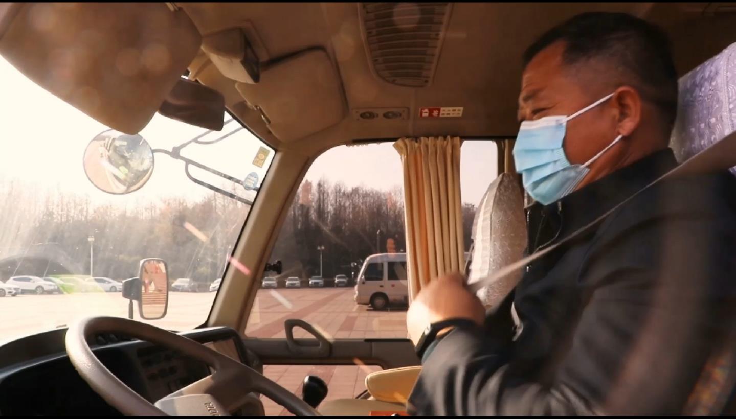 【新时代产业工人风采】亚洲情色
金牌职工——曹方民