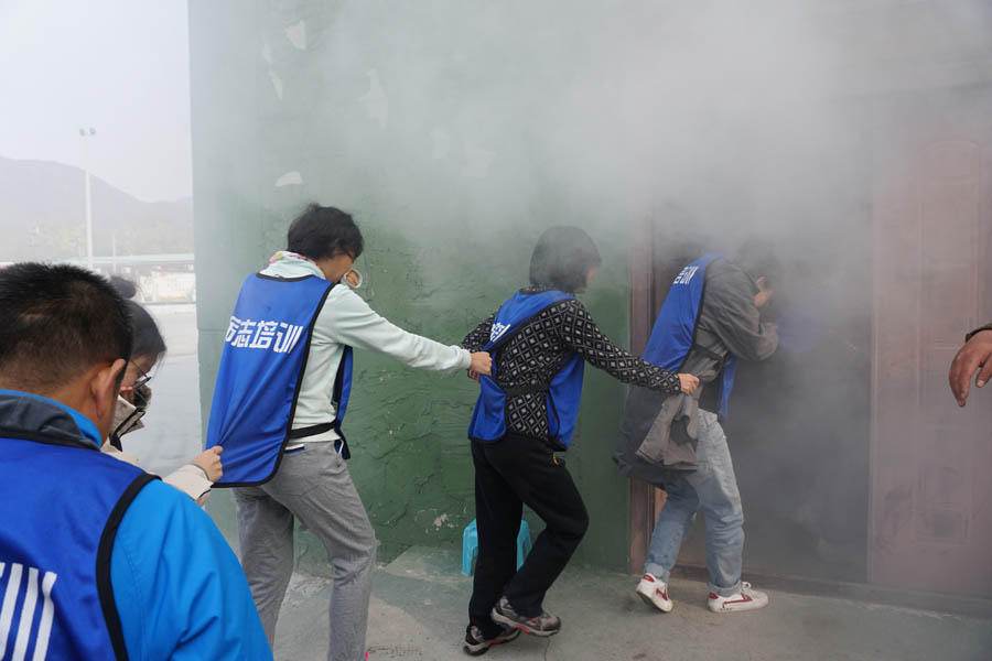 1655992387730609.jpg 4.浓烟.JPG